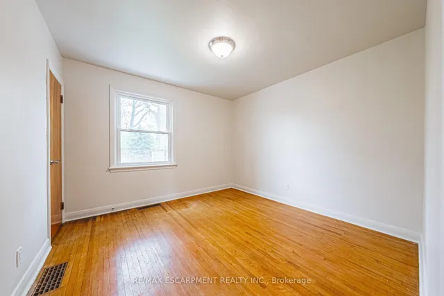 Additional image 11 of 8 Sinclair Crt