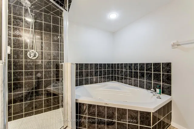 Additional image 39 of 200 Manitoba St Unit 536