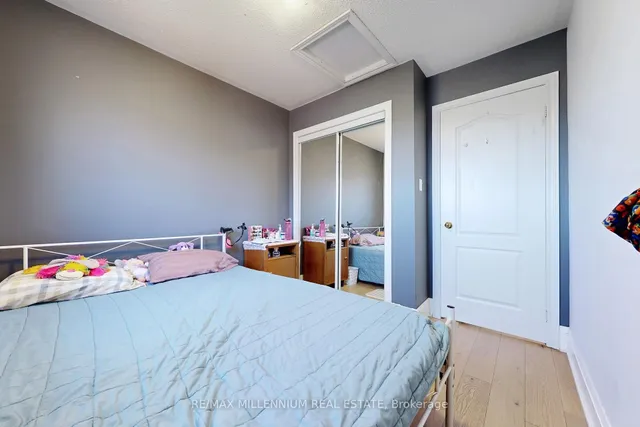 Additional image 13 of 572 Lumberton Cres