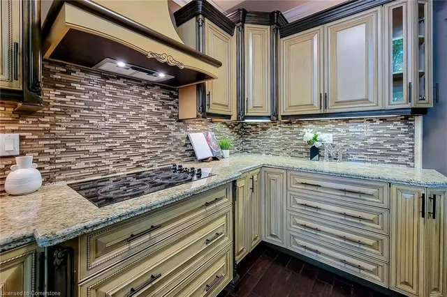 Additional image 20 of 668 Garth St