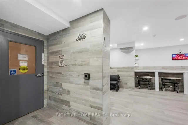 Additional image 38 of 4 Lisa St Unit 412