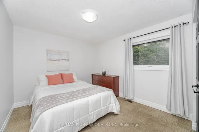 Additional image 20 of 52 Lorraine Cres