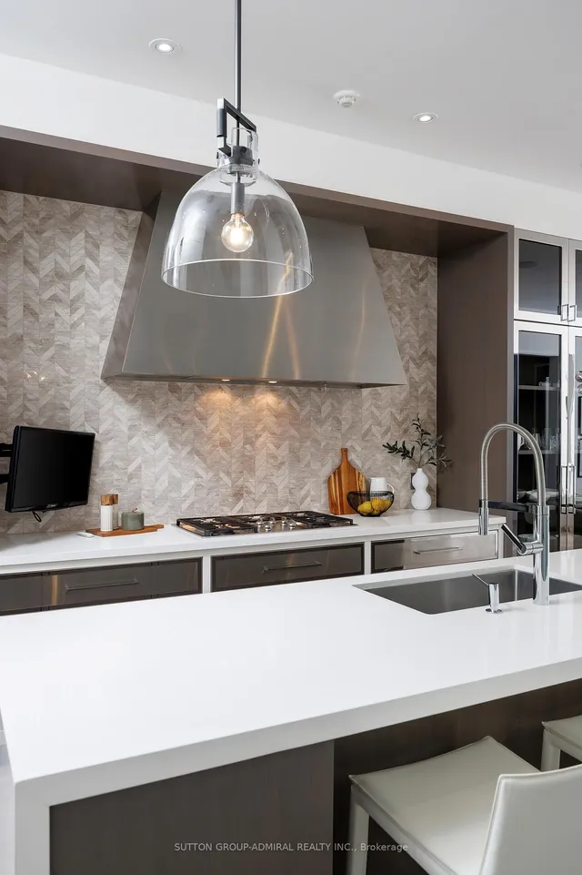 Additional image 11 of 11 Thurloe Ave