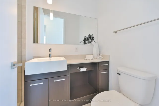 Additional image 12 of 770 Bay St Unit PH201