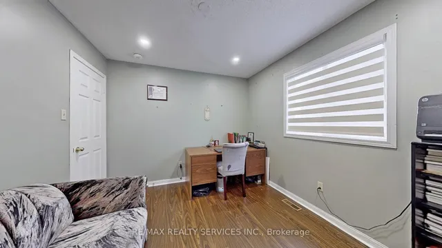 Additional image 36 of 87 Sprucelands Ave