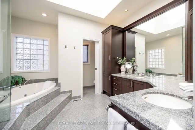 Additional image 16 of 42 Munro Blvd