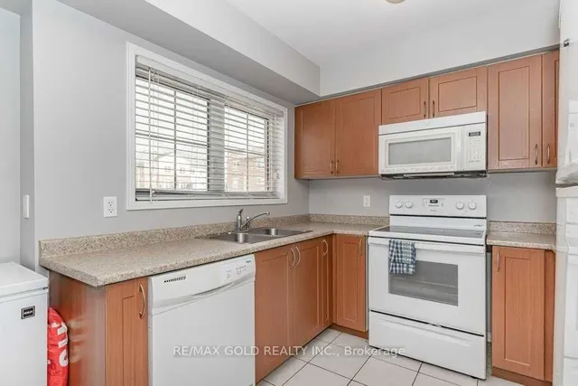 Additional image 6 of 2468 Post Rd Unit 20