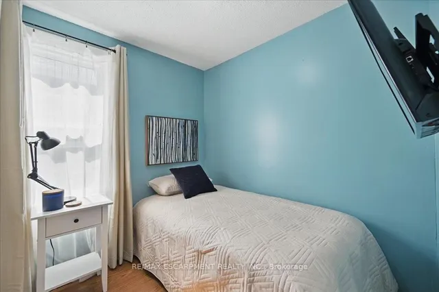 Additional image 10 of 142 Julian Ave