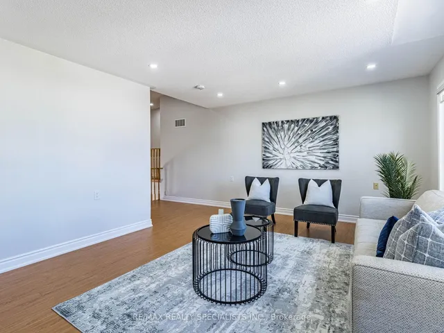 Additional image 27 of 10 Chestermere Cres