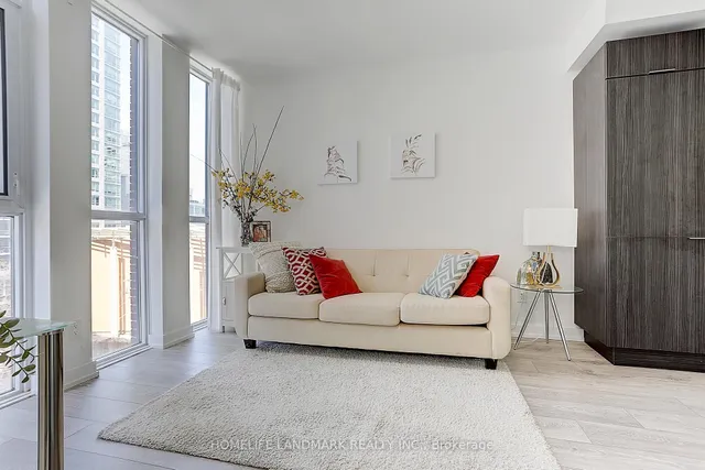 Additional image 23 of 159 Wellesley St Unit 401