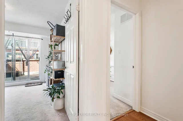 Additional image 24 of 122 Strachan Ave Unit 1