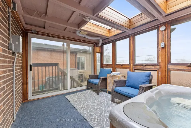 Additional image 34 of 82 Simmons Blvd