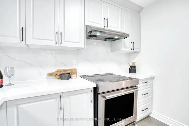 Additional image 16 of 8 Luminous Crt