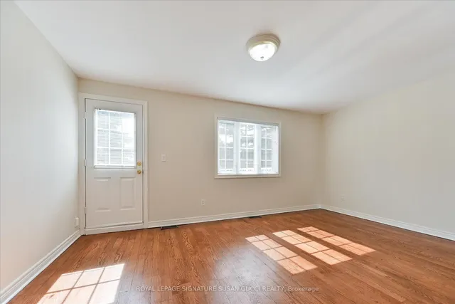 Additional image 16 of 454 Donlands Ave