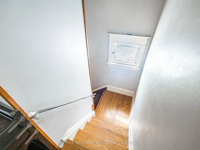 Additional image 24 of 872 Royal York Rd