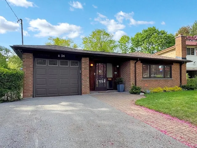 54 Lesgay Cres