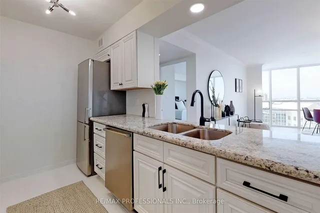 Additional image 8 of 50 Eglinton Ave Unit 1604