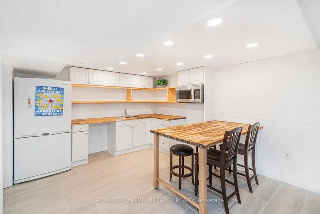 Additional image 36 of 109 HIGHLAND Rd