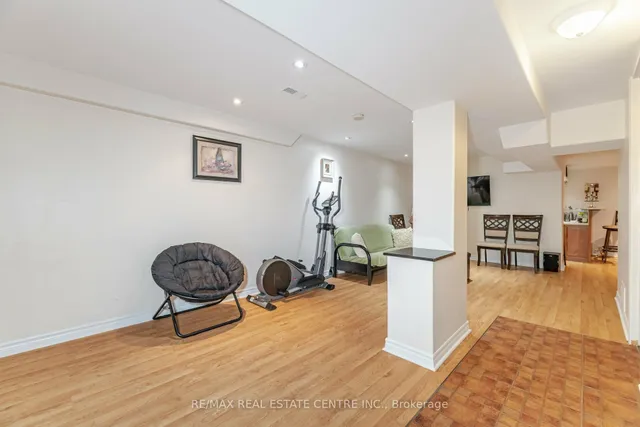 Additional image 29 of 24 Acadian Hts