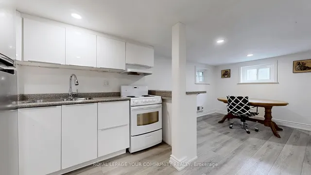 Additional image 33 of 31 Hamstead Ave