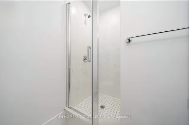 Additional image 11 of 2433 Dufferin St Unit 311