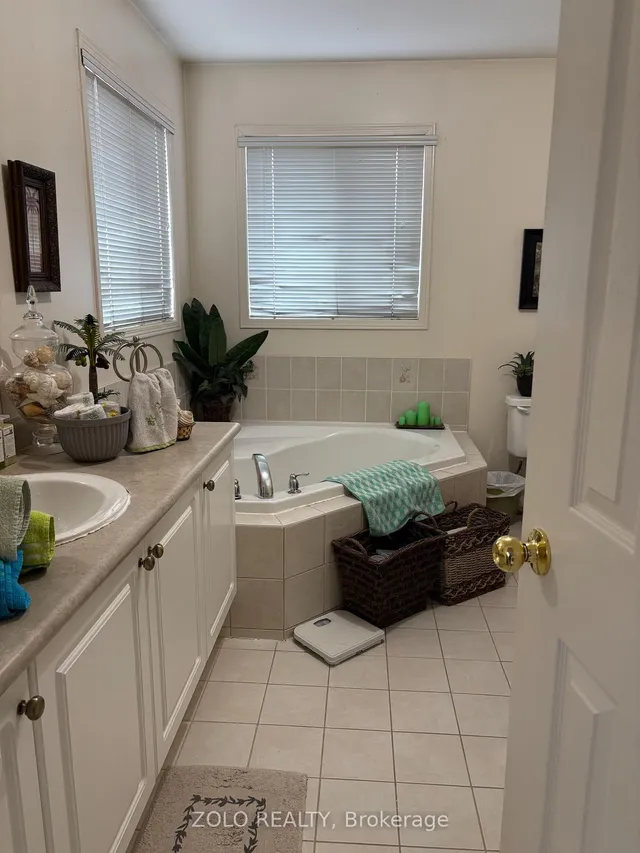 Additional image 10 of 427 Huntington Ridge Dr