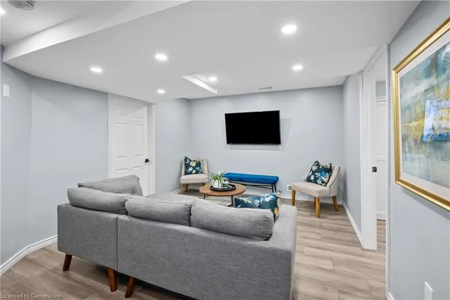 Additional image 42 of 100 Thames Way