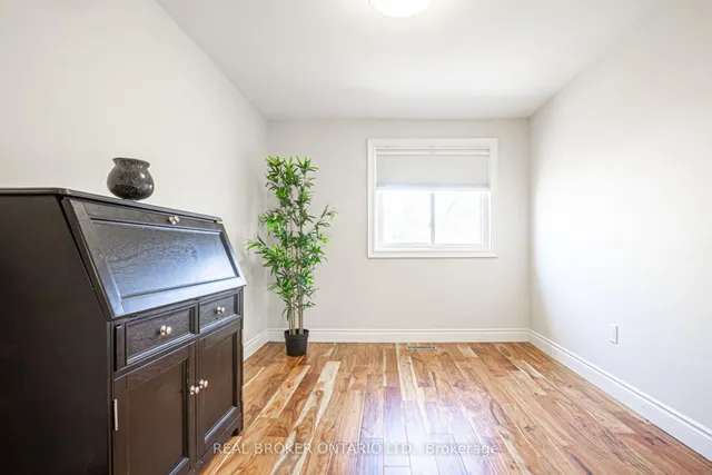 Additional image 22 of 1522 Lancaster Dr Unit 18