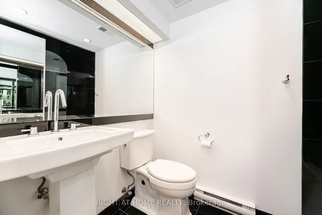 Additional image 28 of 77 Harbour Sq Unit 1812