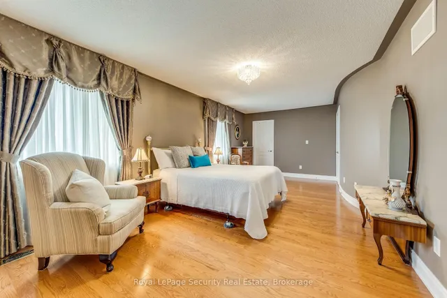 Additional image 27 of 32 Odeon St