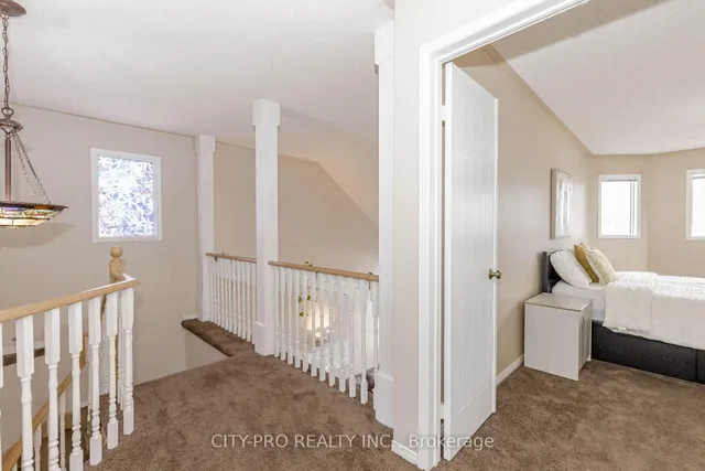 Additional image 30 of 382 Harrowsmith Dr