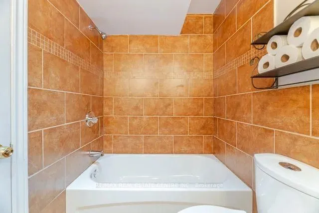 Additional image 35 of 643 Hamilton Cres