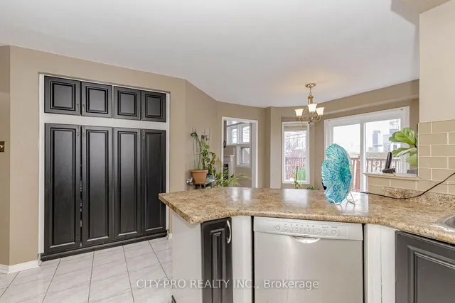 Additional image 24 of 382 Harrowsmith Dr