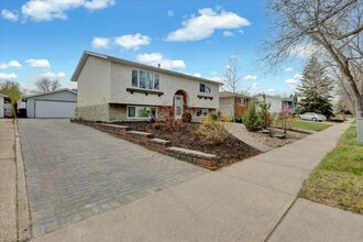 Additional image 4 of 8217 - 96 Ave