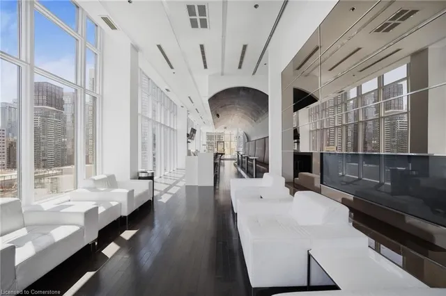 Additional image 23 of 21 Nelson St Unit LPH30