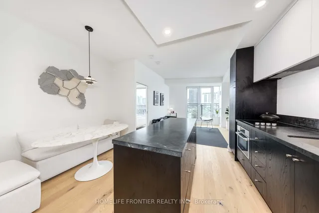 20 Scrivener Sq Unit 905