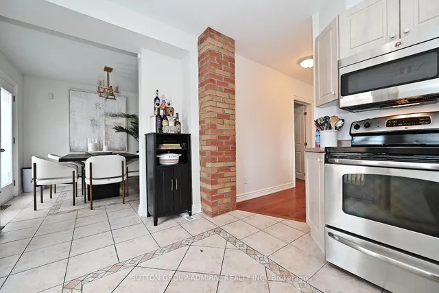 Additional image 12 of 555 Royal York Rd