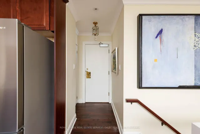 Additional image 2 of 8 Hawthorn Ave Unit 205