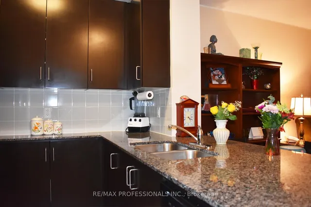 Additional image 10 of 205 Sherway Gardens Rd Unit 105