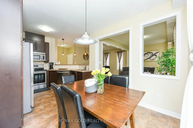 Additional image 21 of 35 Amaranth Cres