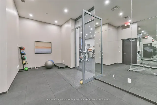 Additional image 29 of 770 Bay St Unit PH201