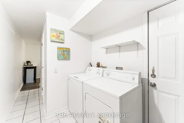 Additional image 21 of 35 McMullen Cres Unit 35