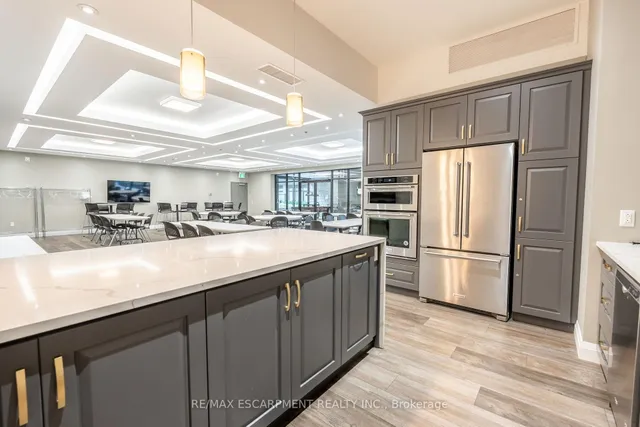 Additional image 33 of 1 Redfern Ave Unit 441