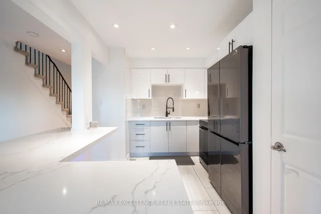 Additional image 8 of 35 Collins Cres Unit 34