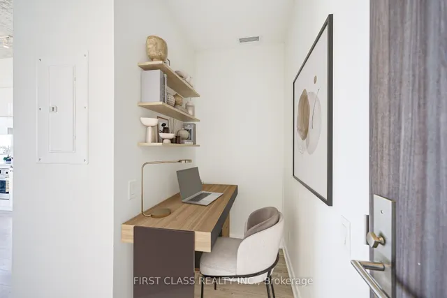 Additional image 9 of 185 Roehampton Ave Unit 1606