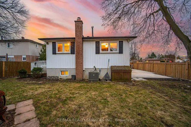 Additional image 26 of 8 Reigate Ave