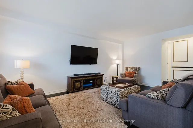 Additional image 11 of 700 Serafini Cres