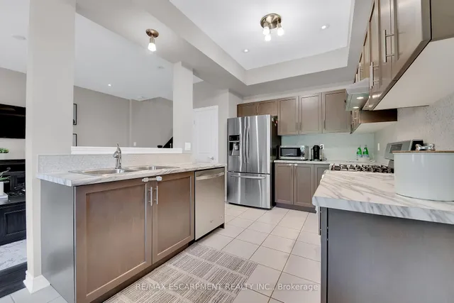 Additional image 14 of 137 Kinsman Dr