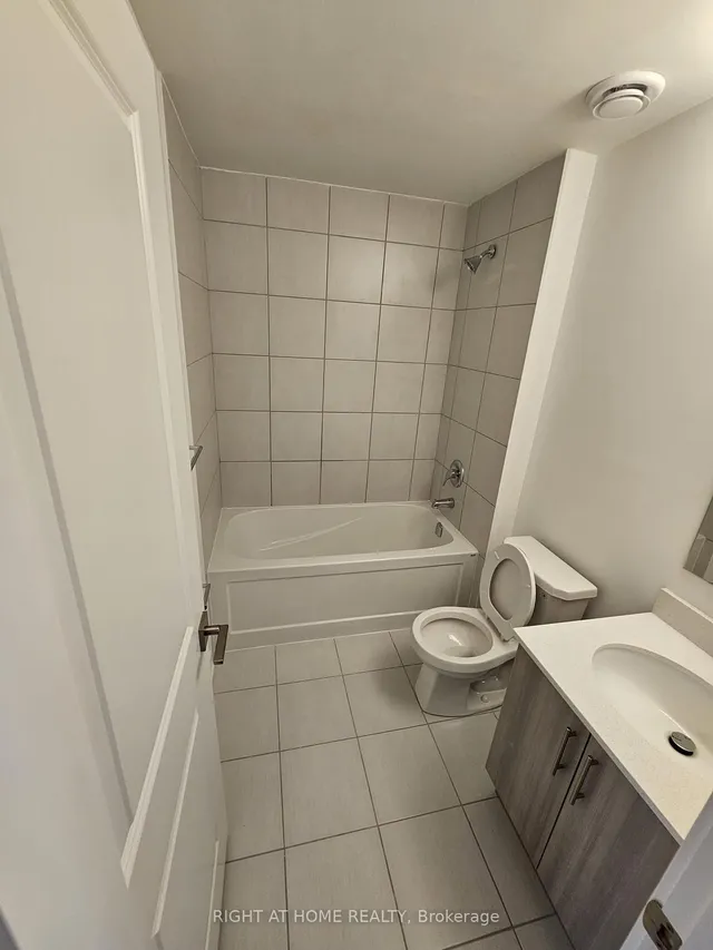 Additional image 14 of 4017 Hickory Dr Unit 5