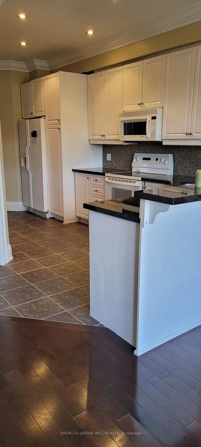 Additional image 23 of 1484 Inuit Tr